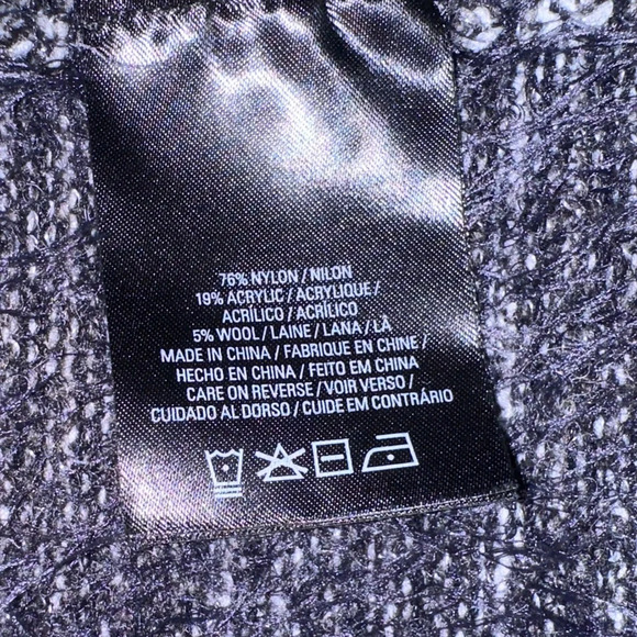 T TAHARI SIMA LONG CARDIGAN WOOL BLEND SWEATER SIZE MEDIUM - Picture 2 of 7